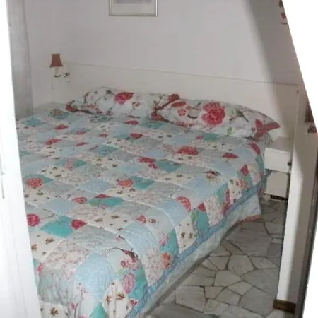 Διαμέρισμα 2 Bedrooms Appartement With Lake View And Furnished Terrace At Luino 3 Km Away From The Beach *